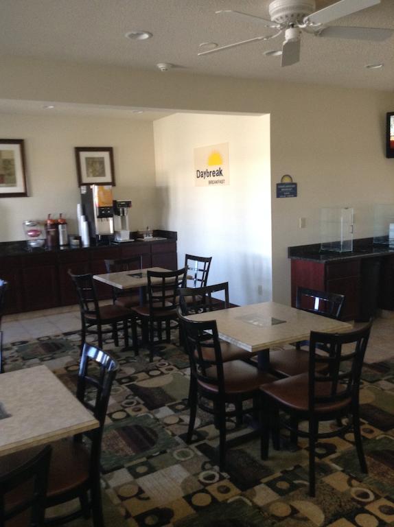 Days Inn By Wyndham Carroll Bagian luar foto