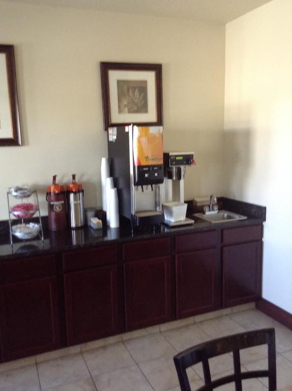 Days Inn By Wyndham Carroll Bagian luar foto